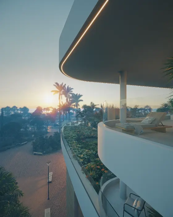 Erwachen Sie mit atemberaubendem Sonnenaufgang über dem Meer von Ihrem privaten Balkon aus.