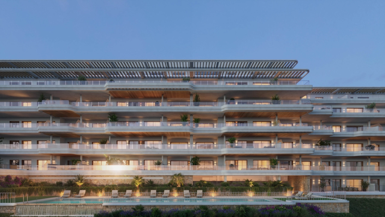 Die elegante Architektur des Gebäudes, beleuchtet bei Sonnenuntergang.