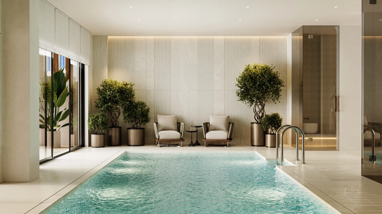 Genießen Sie den beheizten Innenpool und die exklusiven Spa-Einrichtungen das ganze Jahr über.