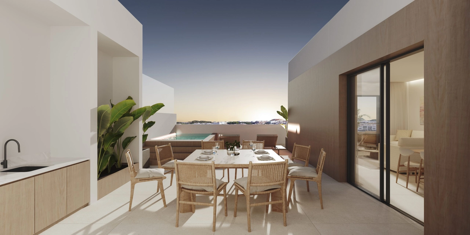 Genießen Sie Abendessen mit atemberaubendem Sonnenuntergang vom Dachterrassen-Solarium aus.