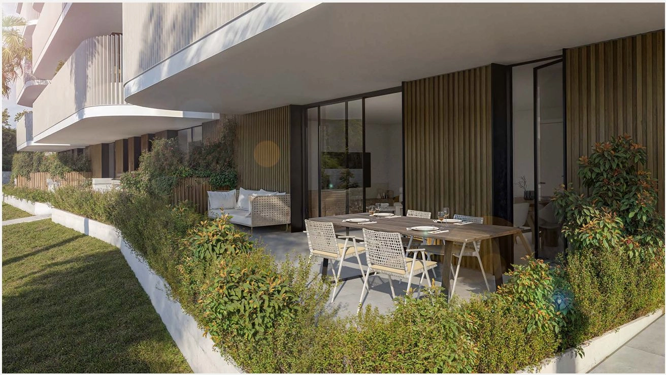 Die Erdgeschosswohnungen verfügen über großzügige Terrassen und private Gärten, ideal, um das Klima der Costa del Sol zu genießen.