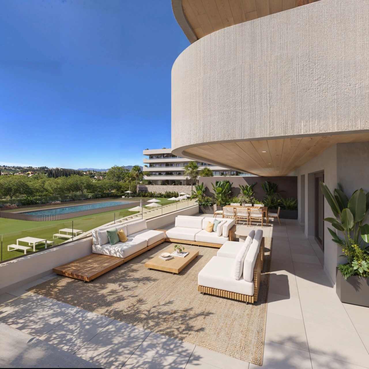 Eine geräumige private Terrasse, ideal für ein nahtloses Wohnen im Innen- und Außenbereich an der Costa del Sol.