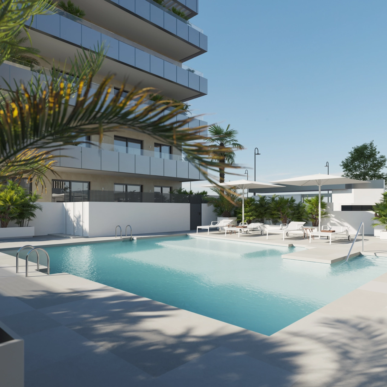 Der gemeinschaftliche Außenpool ist ein perfekter Ort, um zu entspannen und die spanische Sonne zu genießen.