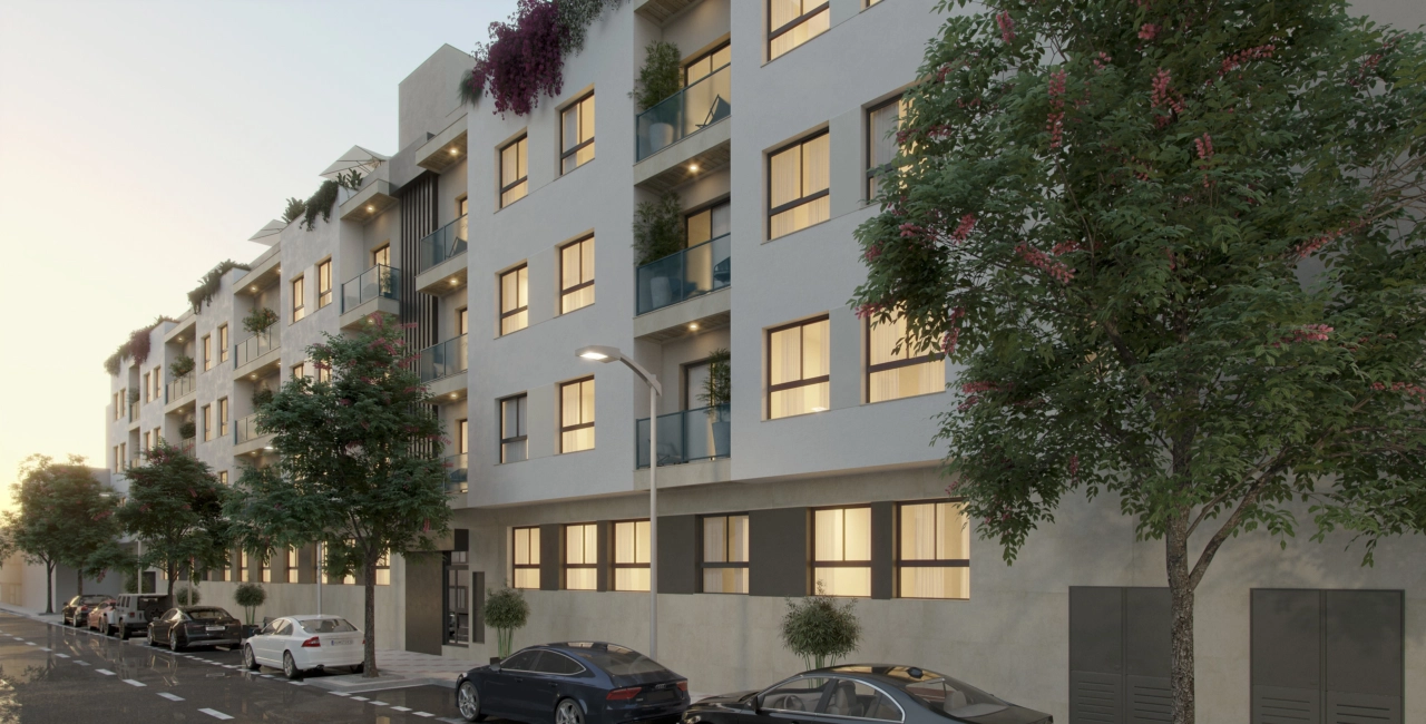 Eine einladende Atmosphäre empfängt Sie abends zu Hause, mit dezenter Außenbeleuchtung.