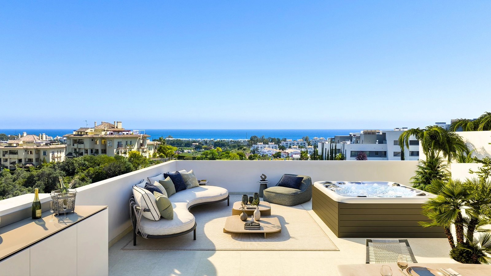 Das Dachsolarium einer Villa, komplett mit Whirlpool, ist der perfekte Ort, um das spanische Klima zu genießen.