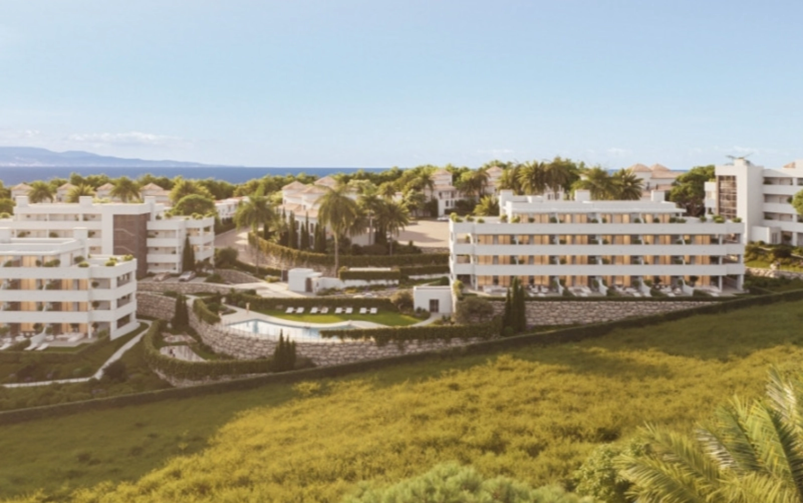 Die moderne Architektur fügt sich perfekt in die natürliche Landschaft und das Mittelmeer ein.