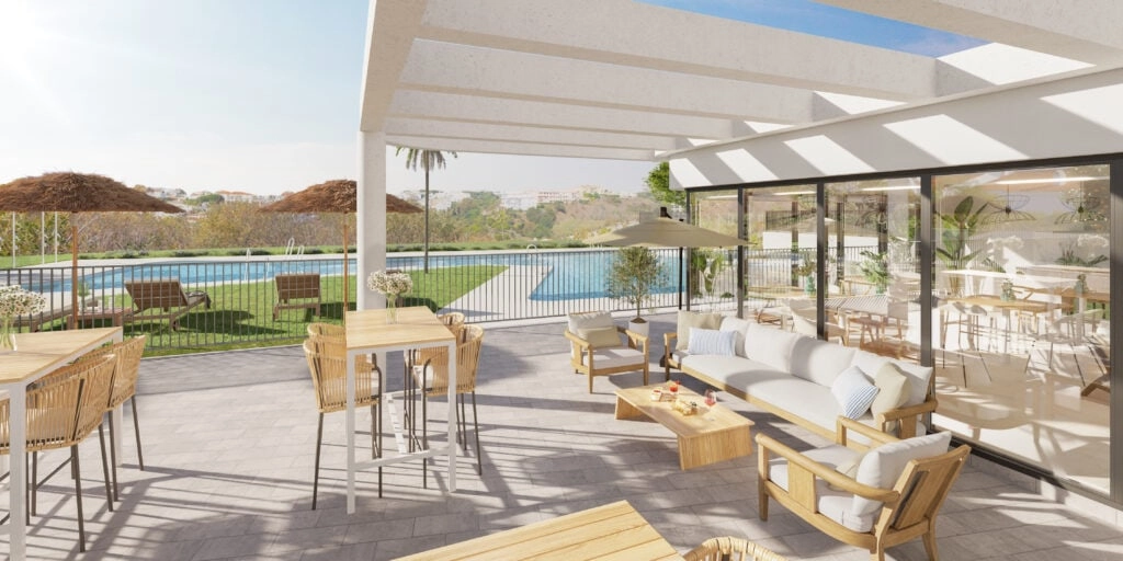 Die Pool-Terrasse und der Loungebereich bieten eine perfekte Umgebung zum Entspannen in der spanischen Sonne.