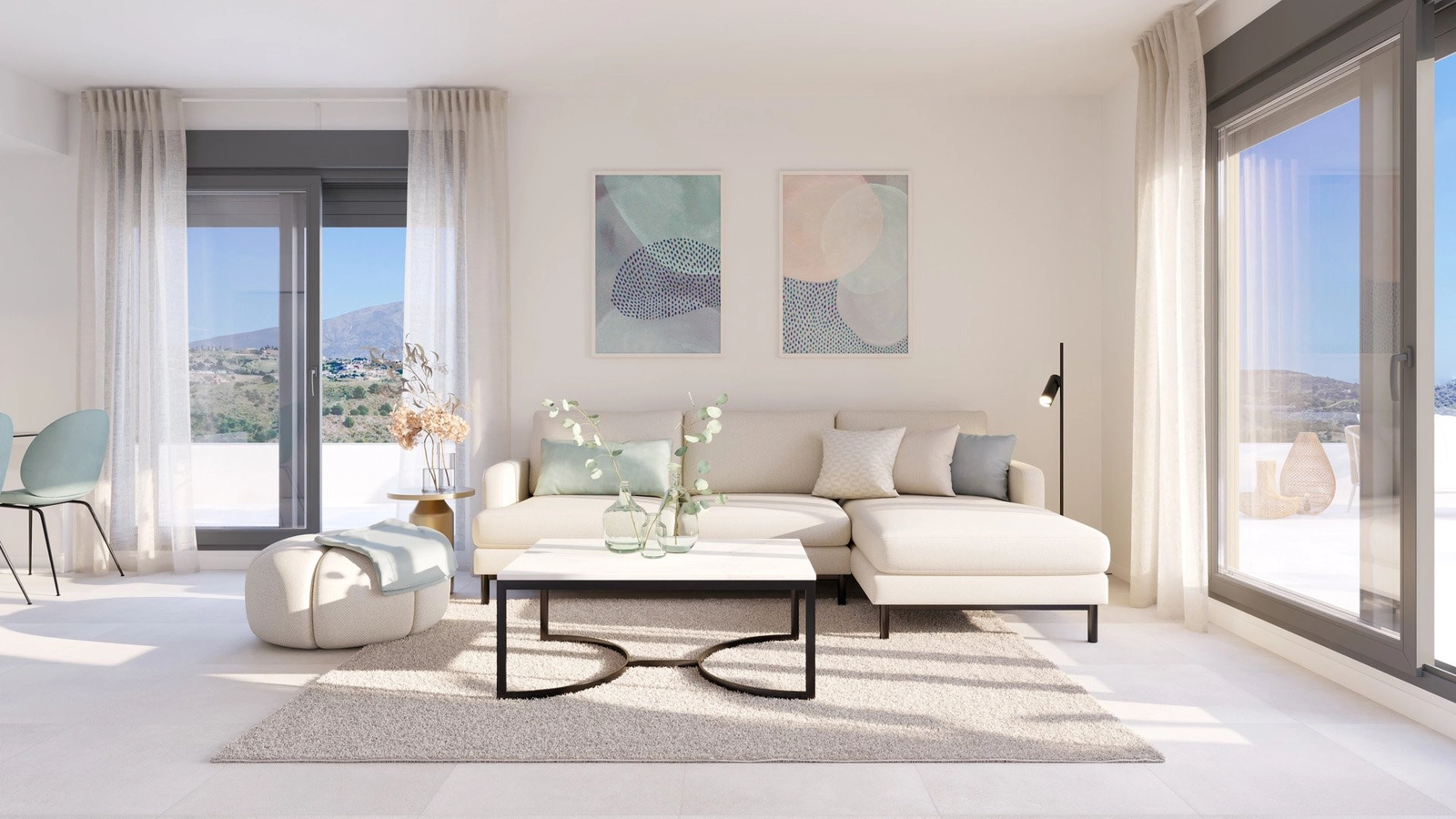 Sonnenlicht durchflutet das elegante Wohnzimmer, das nahtlos mit der privaten Terrasse verbunden ist.