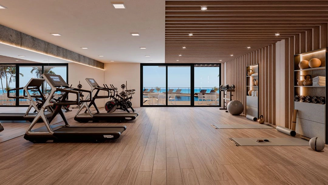 Das hochmoderne Fitnessstudio mit atemberaubender Aussicht macht Ihr Training zu einem wahren Vergnügen.