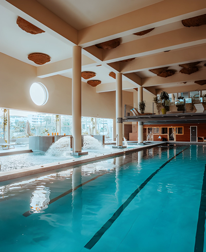 Verwöhnen Sie sich in den erstklassigen Spa-Einrichtungen, einem perfekten Ort, um Körper und Geist zu entspannen und zu erholen.