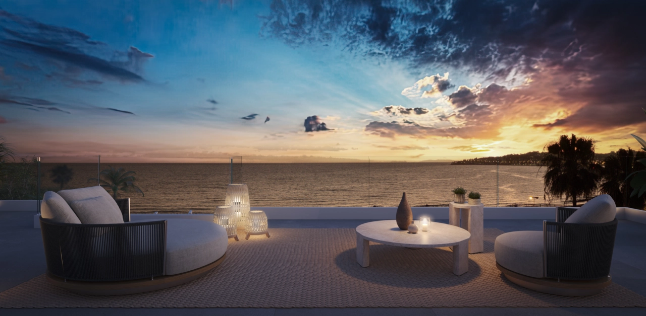 Erleben Sie unvergessliche Sonnenuntergänge über dem Mittelmeer von Ihrer Terrasse aus.